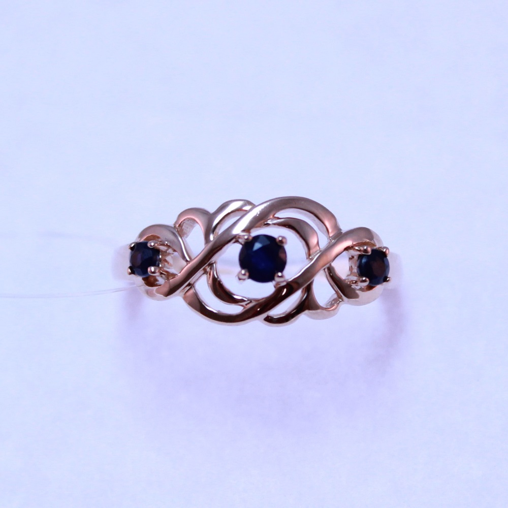 Кольцо из красного золота с сапфирами