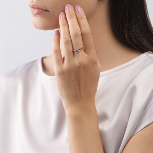 Кольцо из красного золота с фианитом