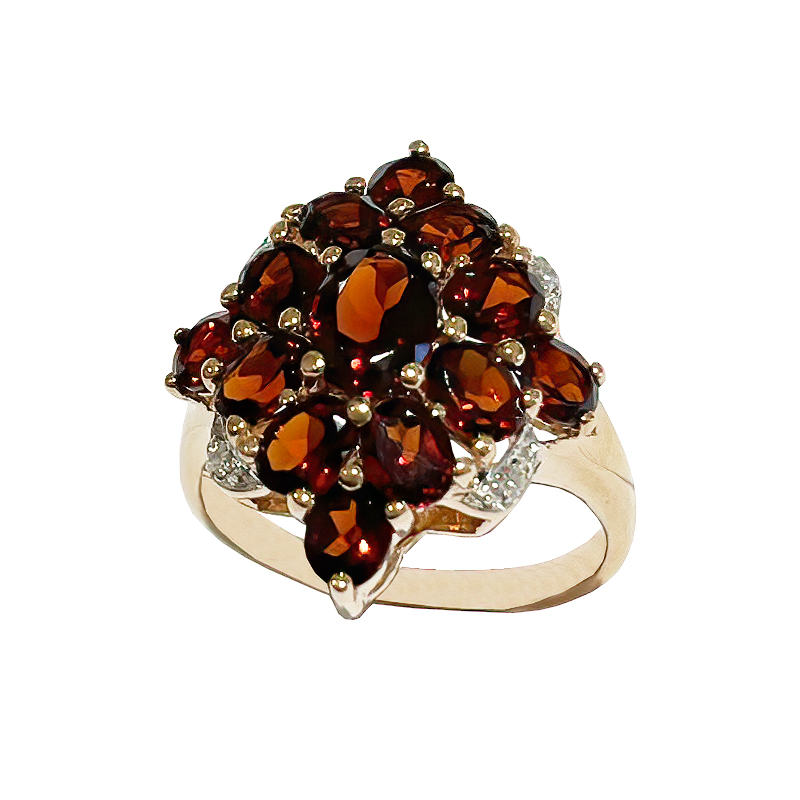Кольцо из красного золота с гранатами и бриллиантами