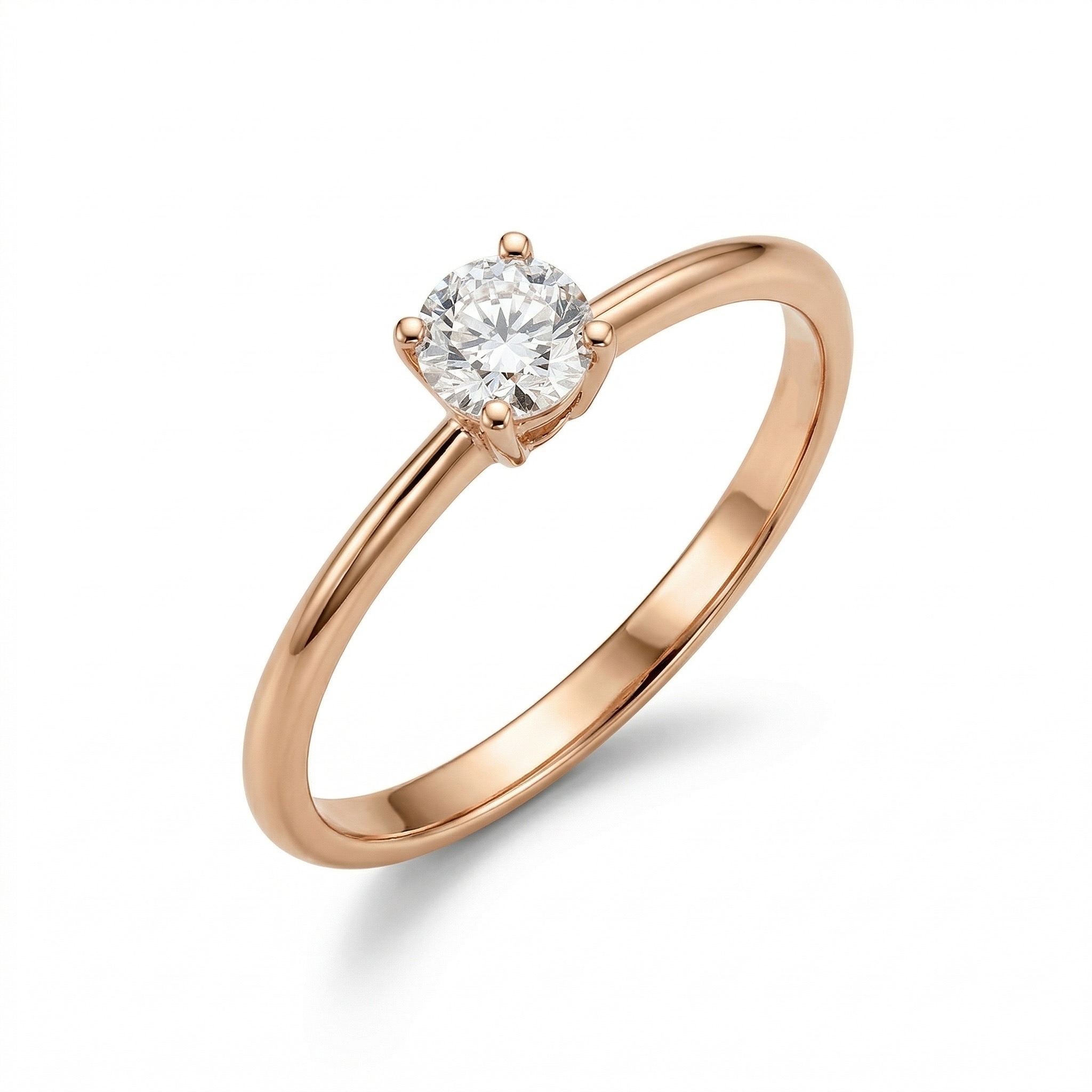 Кольцо из красного золота с бриллиантом