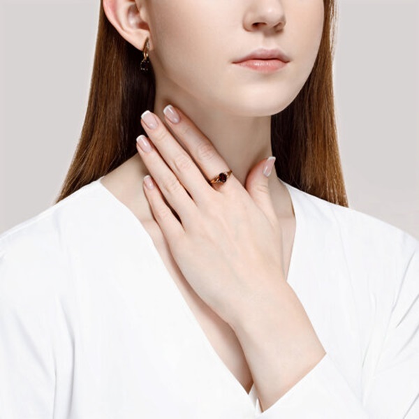 Серьги из красного золота с гранатами и фианитами