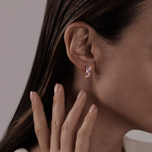 Серьги из золота с бриллиантами и корундами