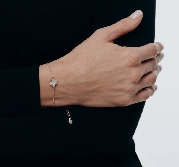 Браслет из красного золота с перламутром