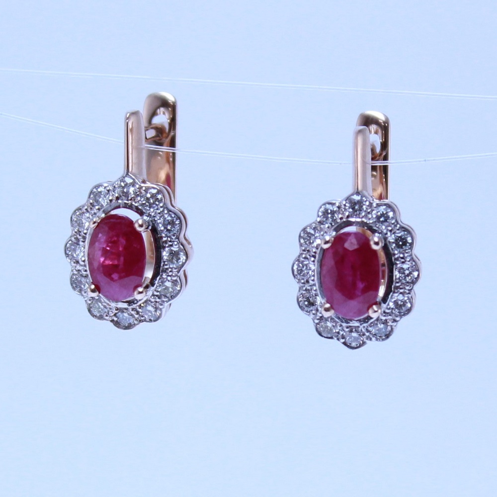 Серьги из красного золота с рубинами и бриллиантами