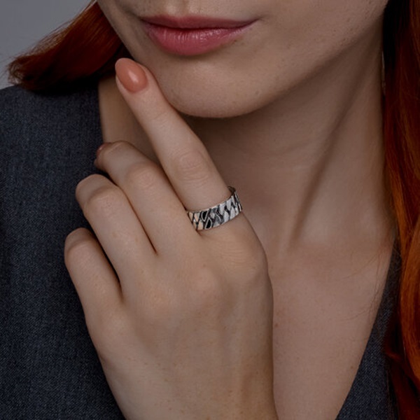 Кольцо из серебра с эмалью