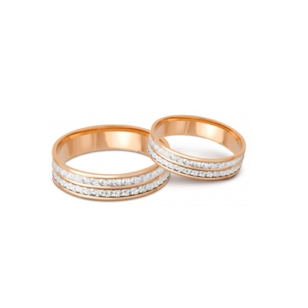 Обручальное кольцо из комбинированного золота с алмазной гранью