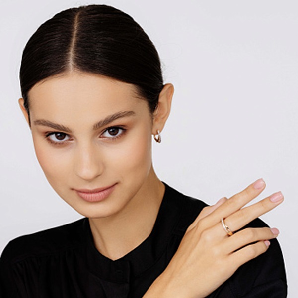 Серьги из красного золота с бриллиантами