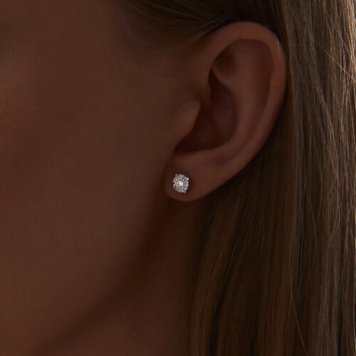 Серьги пусеты из белого золота с бриллиантами