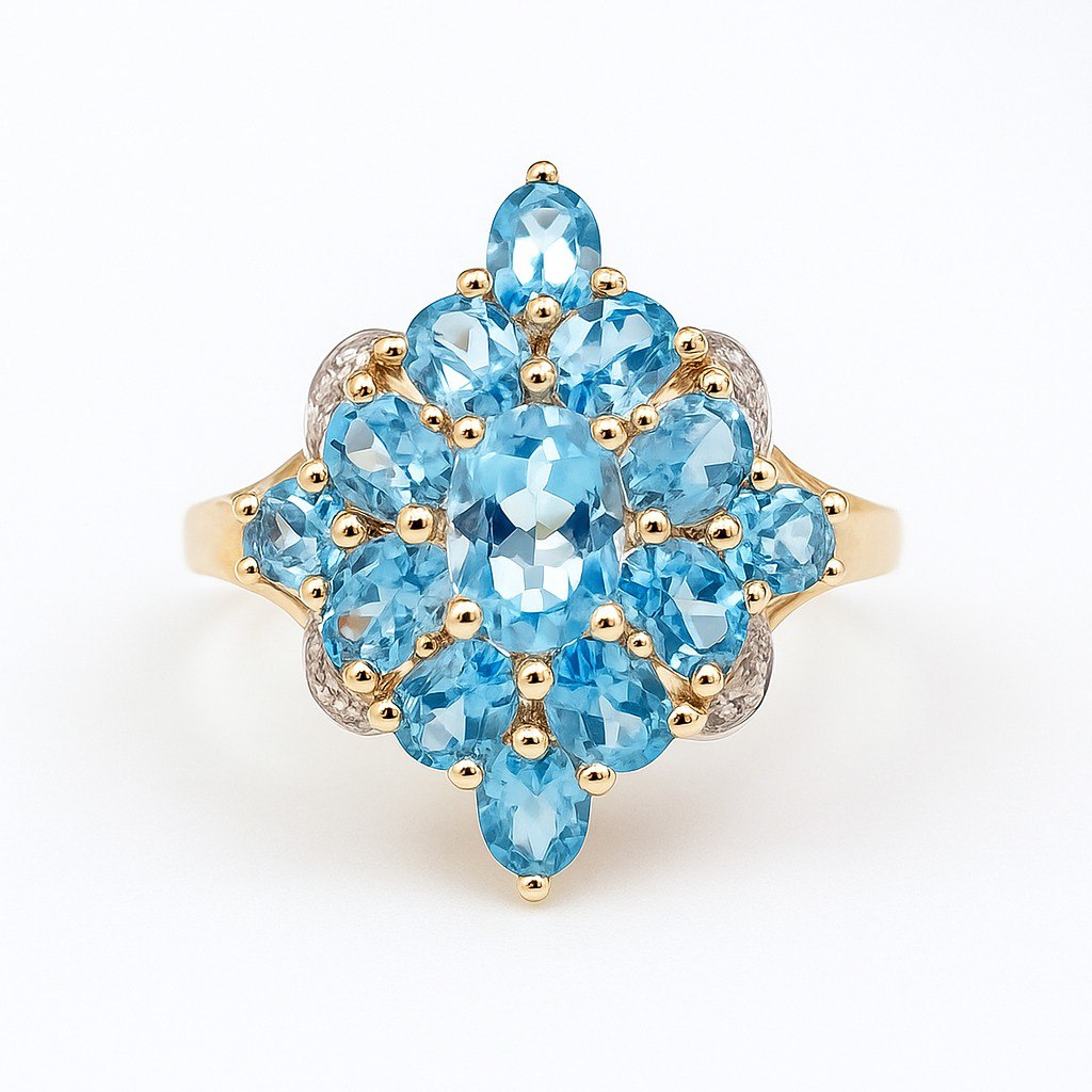 Кольцо из красного золота с топазами и бриллиантами