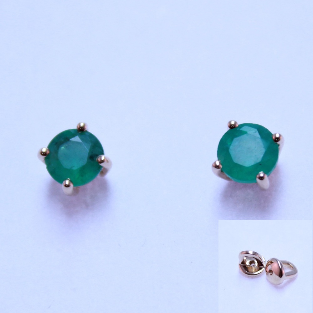 Серьги пусеты из красного золота с изумрудами