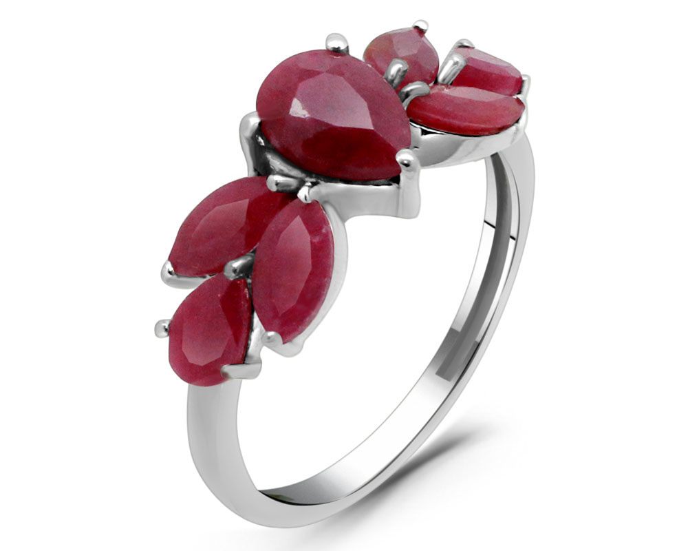 Кольцо из серебра с корундами