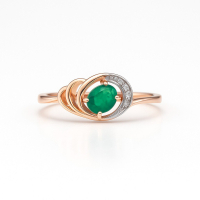 Кольцо из красного золота с изумрудом и бриллиантами