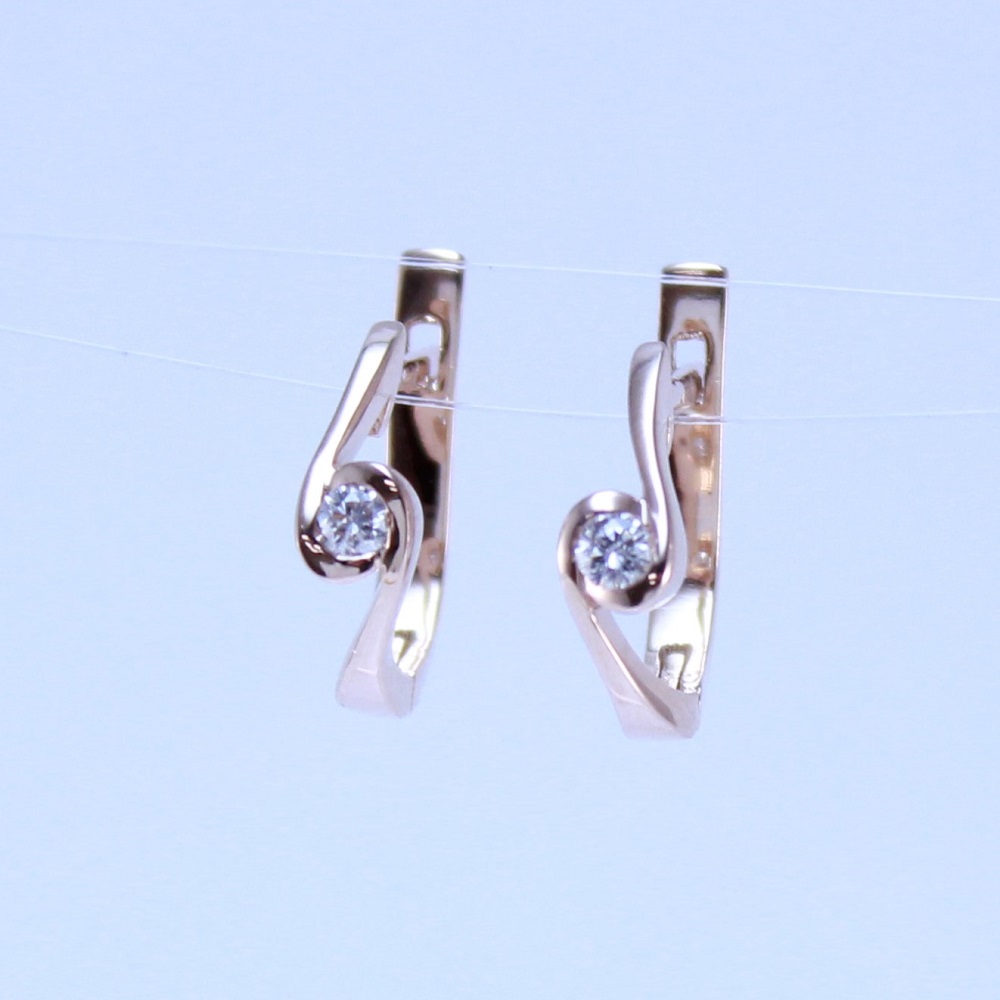 Серьги из красного золота с бриллиантами