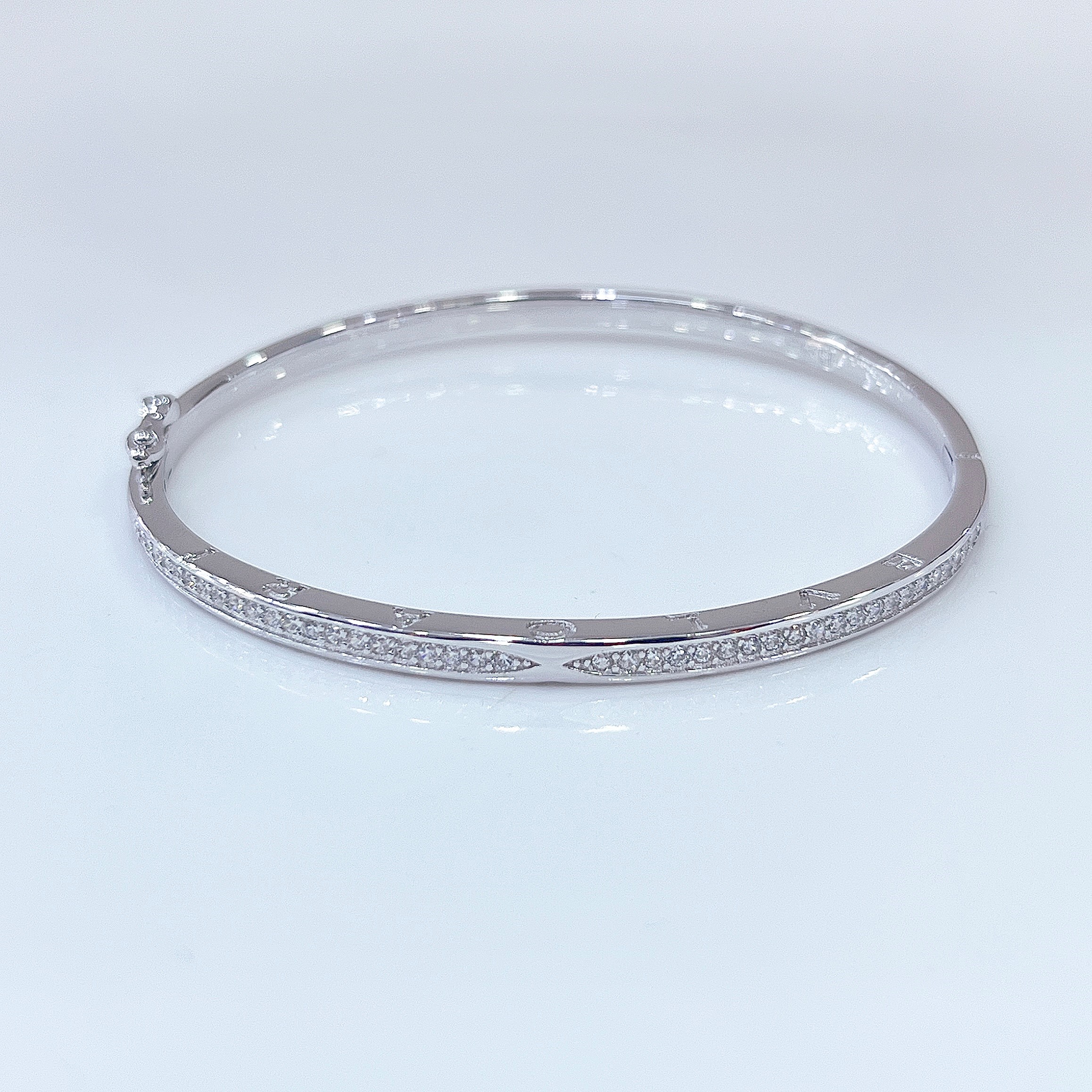 Браслет из серебра с фианитами