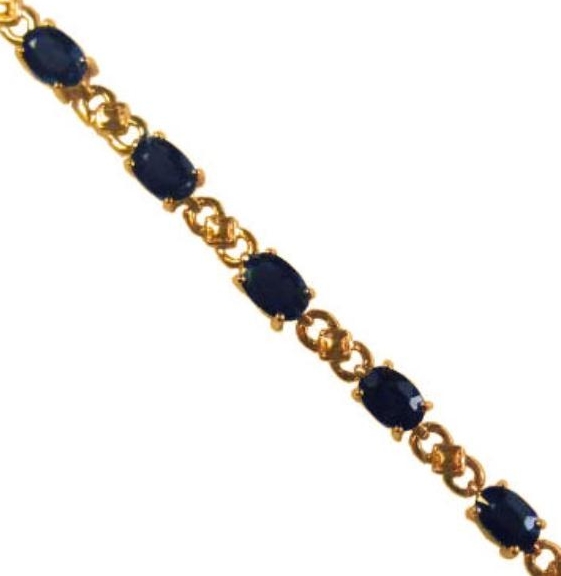 Браслет из красного золота с сапфирами