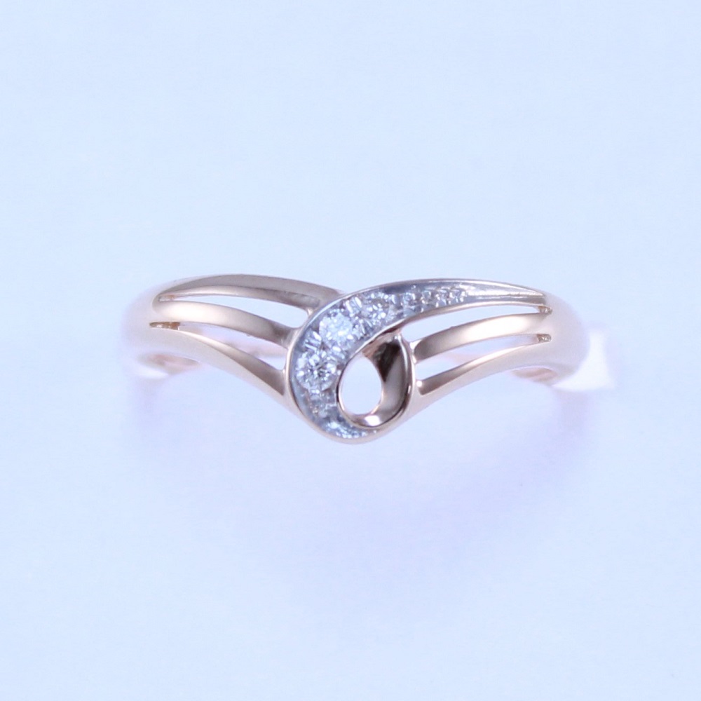 Кольцо из красного золота с бриллиантами