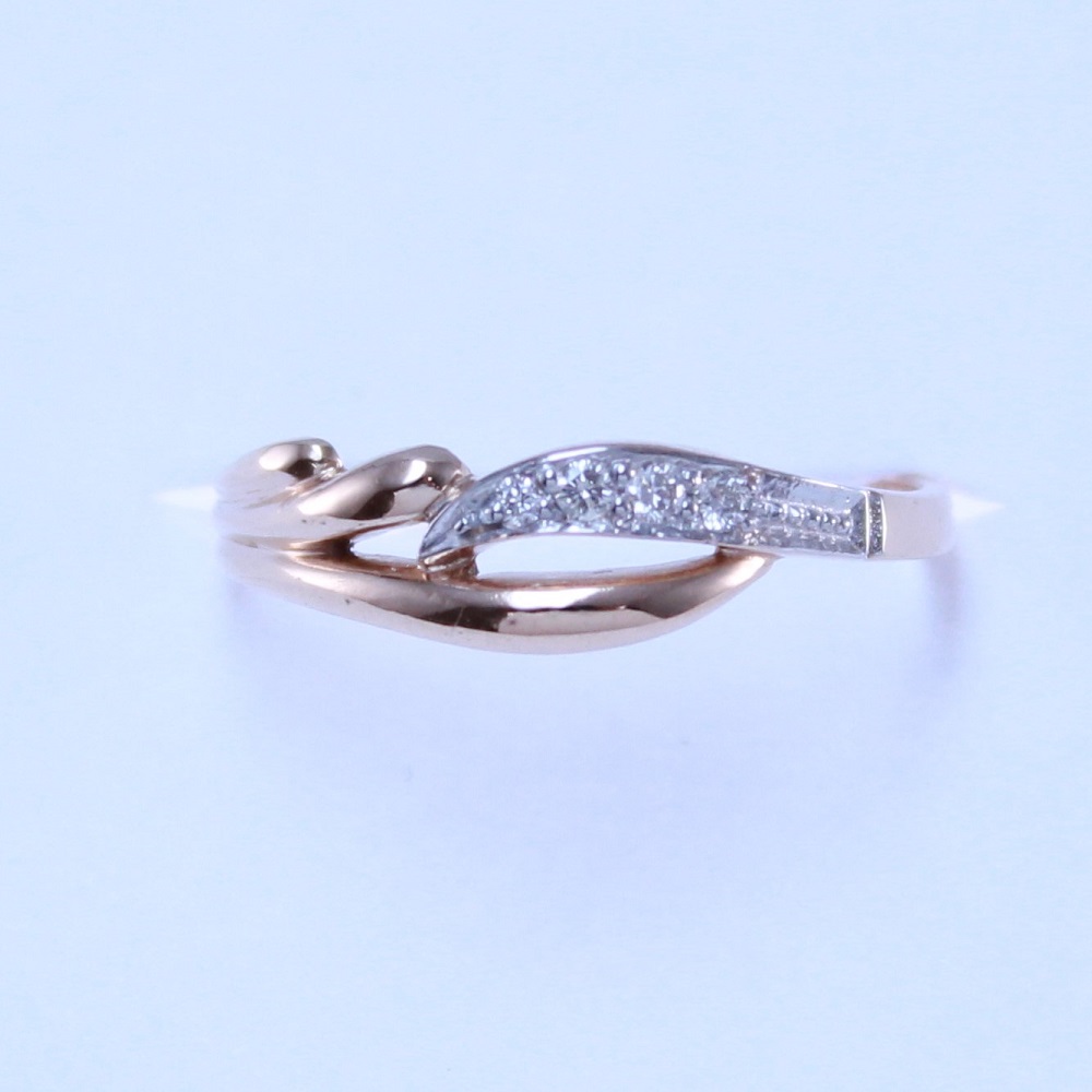 Кольцо из красного золота с бриллиантами