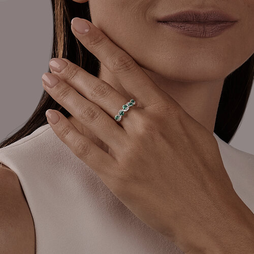 Кольцо из красного золота с агатами и фианитами