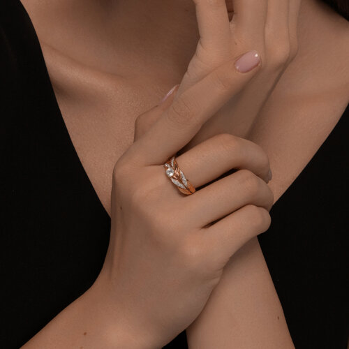 Кольцо из красного золота с фианитами