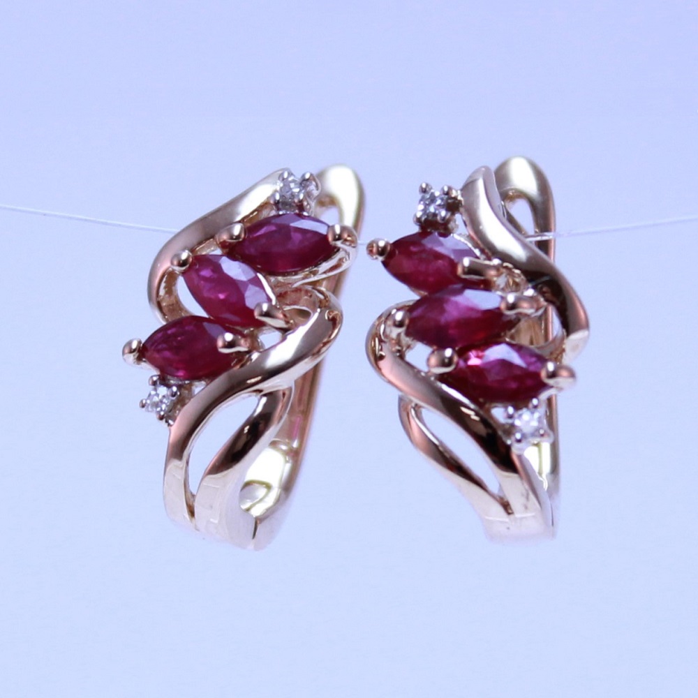 Серьги из красного золота с рубинами и бриллиантами