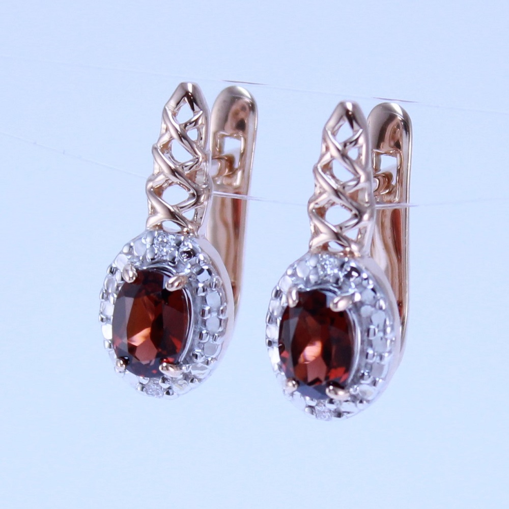 Серьги из красного золота с гранатами и бриллиантами