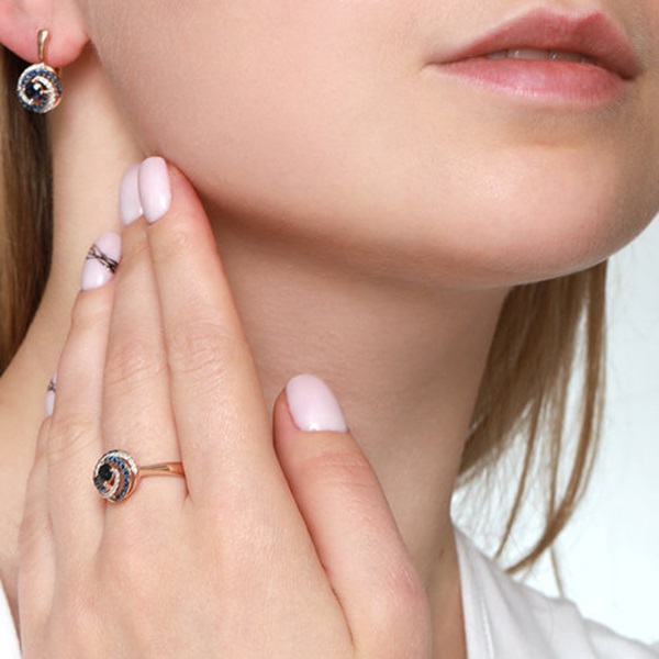 Серьги из красного золота с сапфирами и бриллиантами