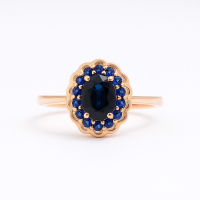Кольцо из красного золота с сапфирами