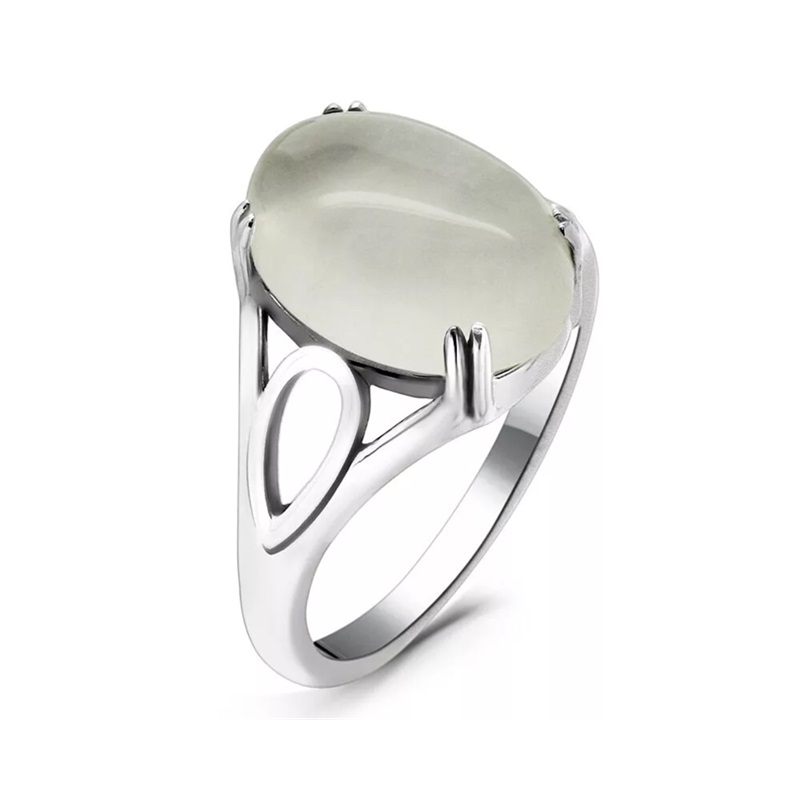 Кольцо из серебра с лунным камнем