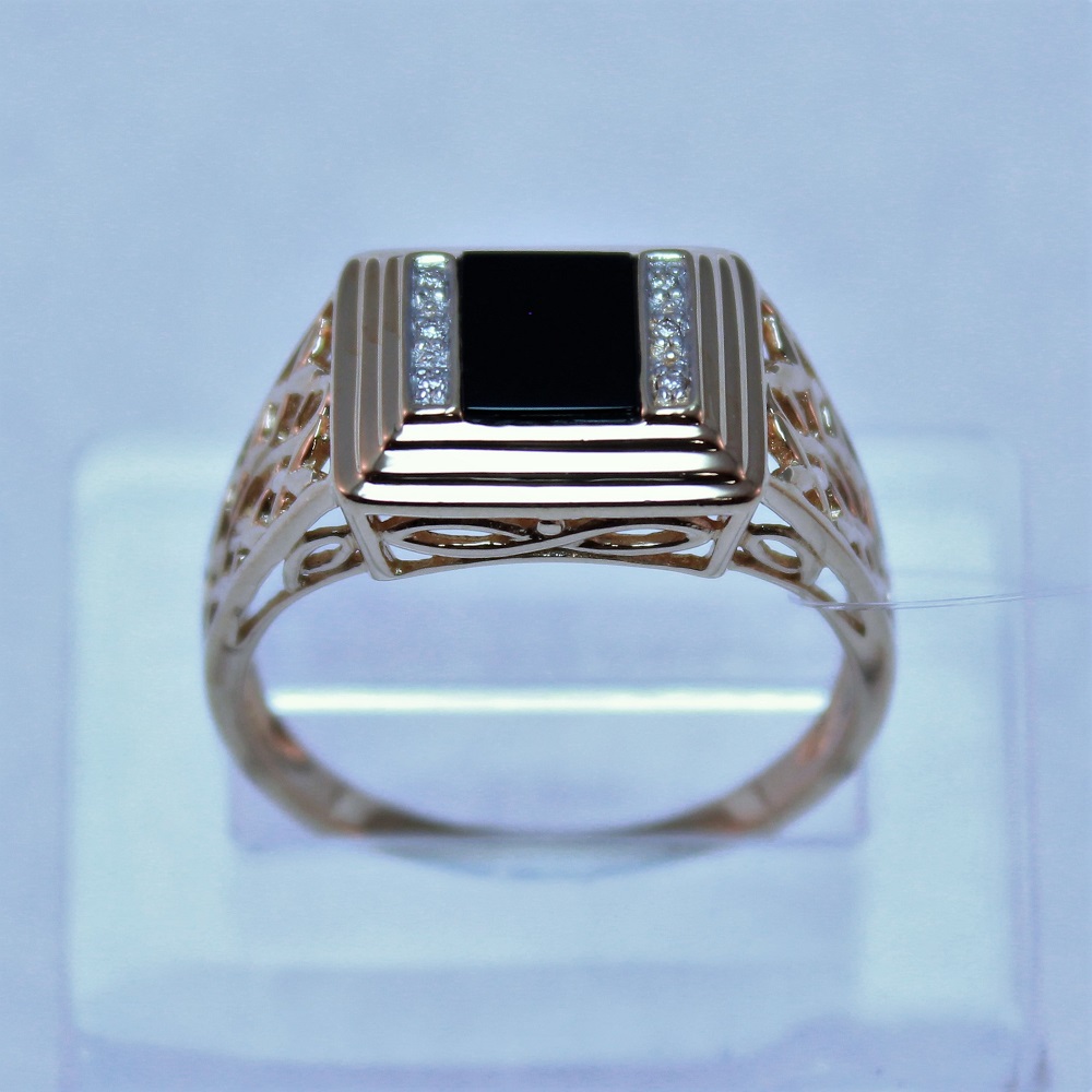 Печатка из красного золота с ониксом и бриллиантами