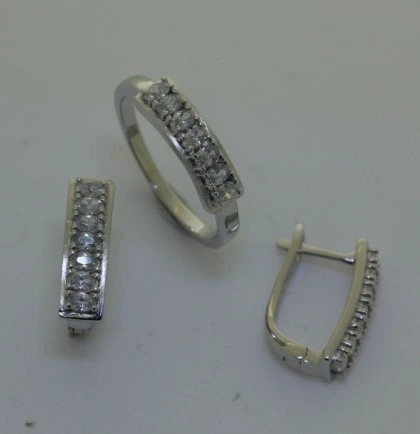 Серьги из серебра с фианитами