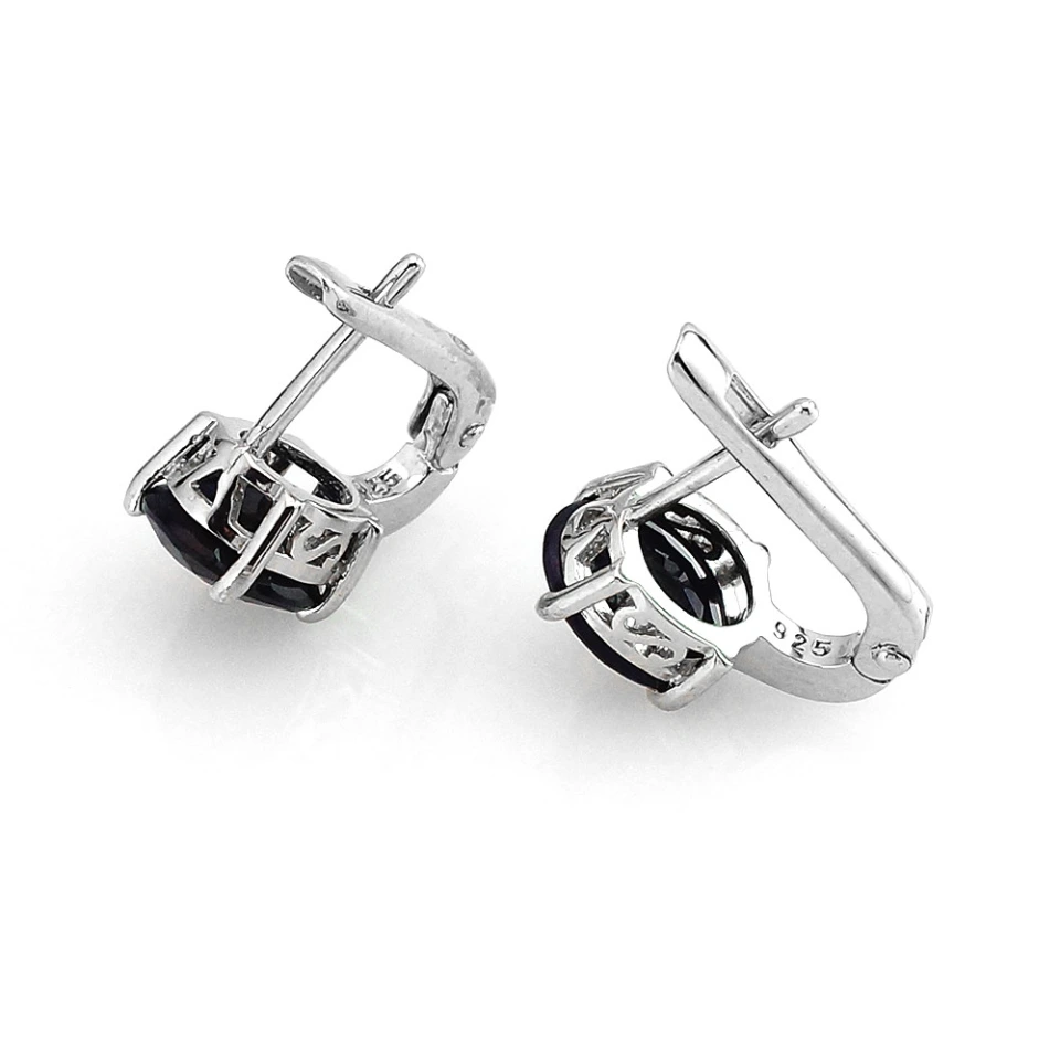 Серьги из серебра с корундами