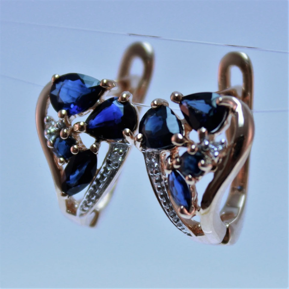 Серьги из золота с бриллиантами и сапфирами