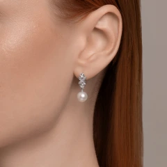 Серьги из белого золота с жемчугом, горным хрусталем и бриллиантами
