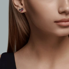 Серьги из серебра с корундами и фианитами