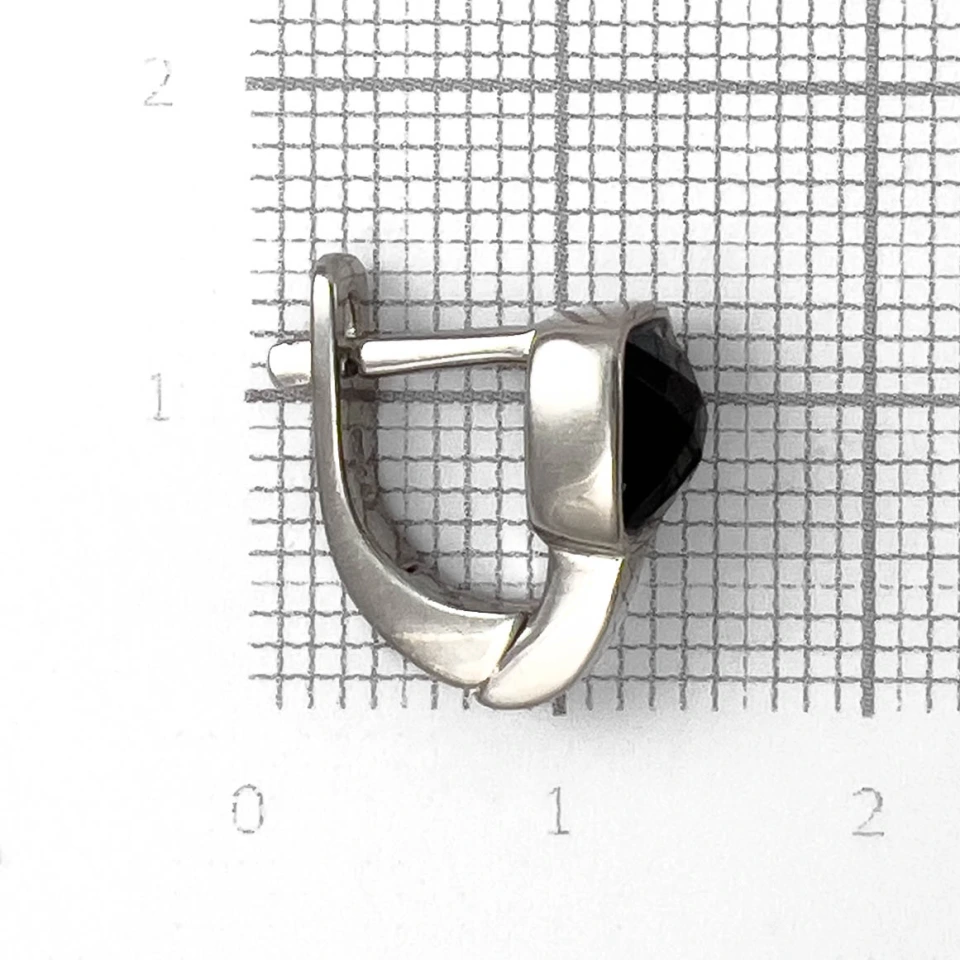 Серьги из серебра с ониксом