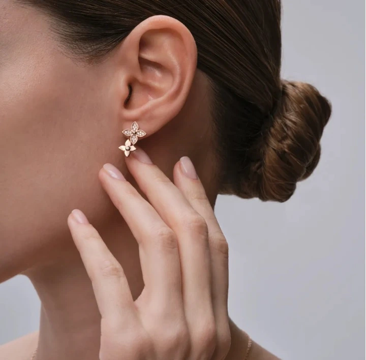 Серьги из позолоченного серебра с фианитами
