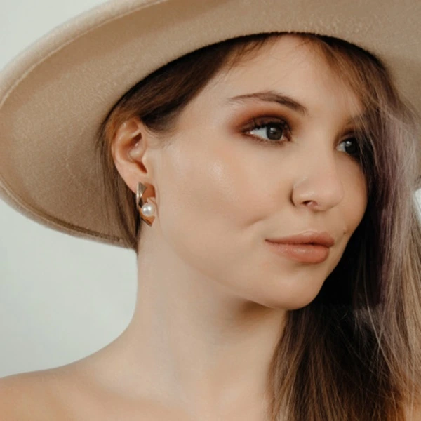 Серьги из красного золота с жемчугом