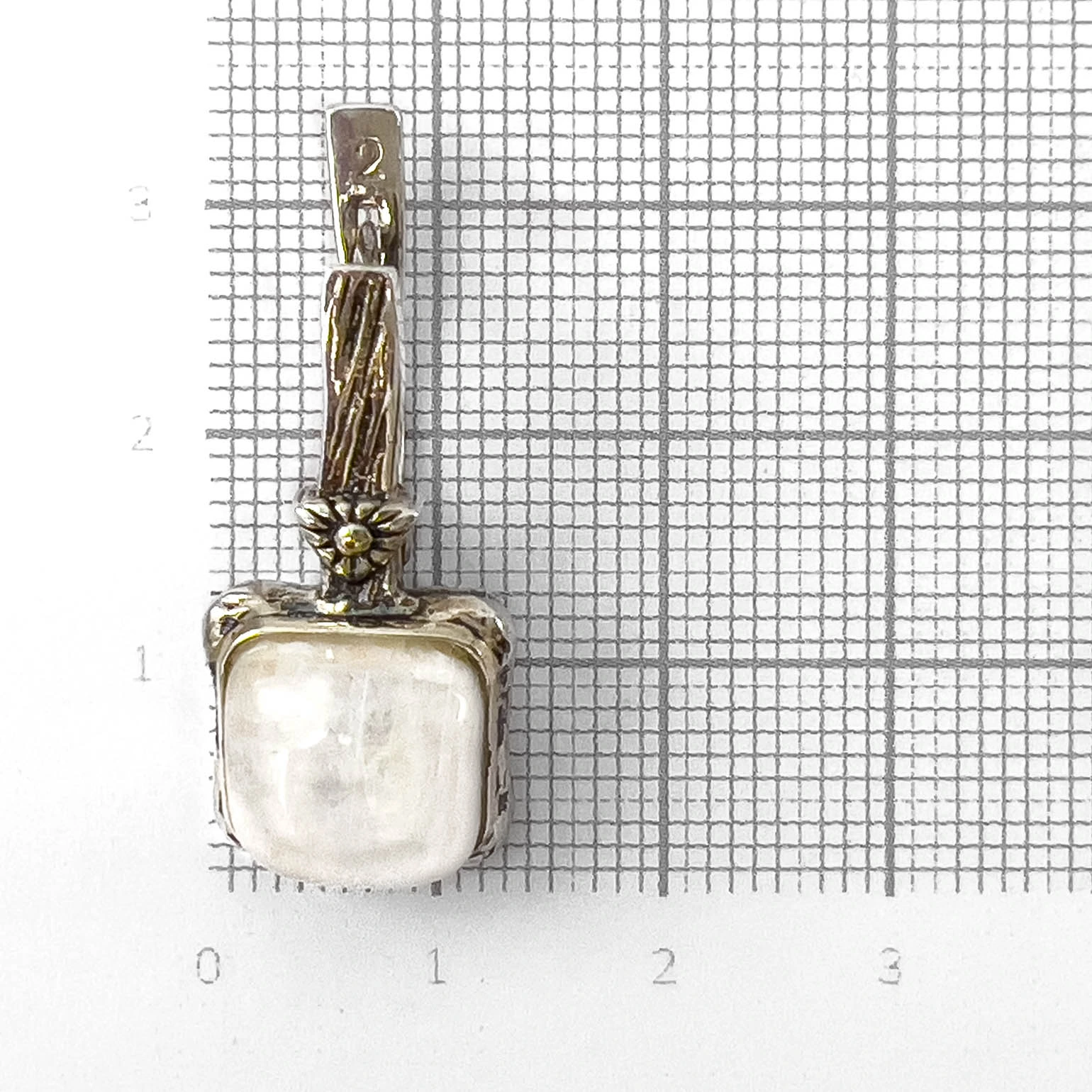 Серьги из серебра с лунным камнем