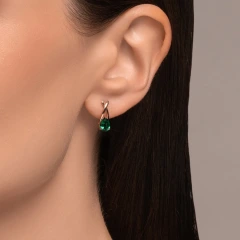 Серьги из красного золота с гидротермальными изумрудами