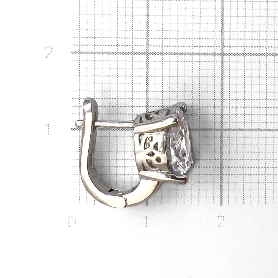 Серьги из серебра с фианитами