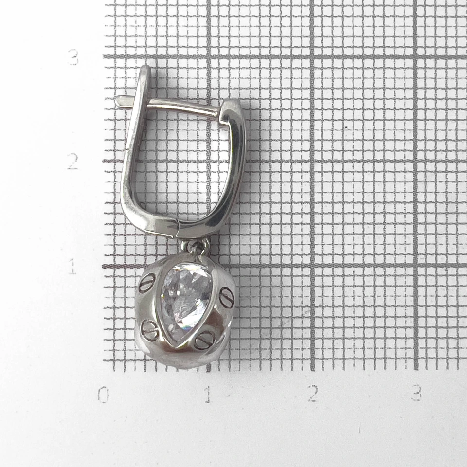 Серьги из серебра с цирконом