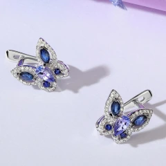 Серьги из белого золота с бриллиантами, сапфирами и танзанитами