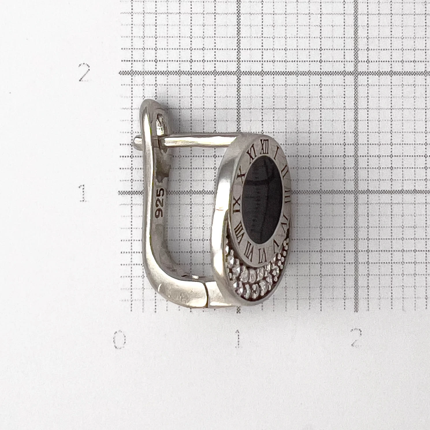 Серьги из серебра с цирконами и эмалью