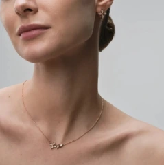 Колье из позолоченного серебра с фианитами