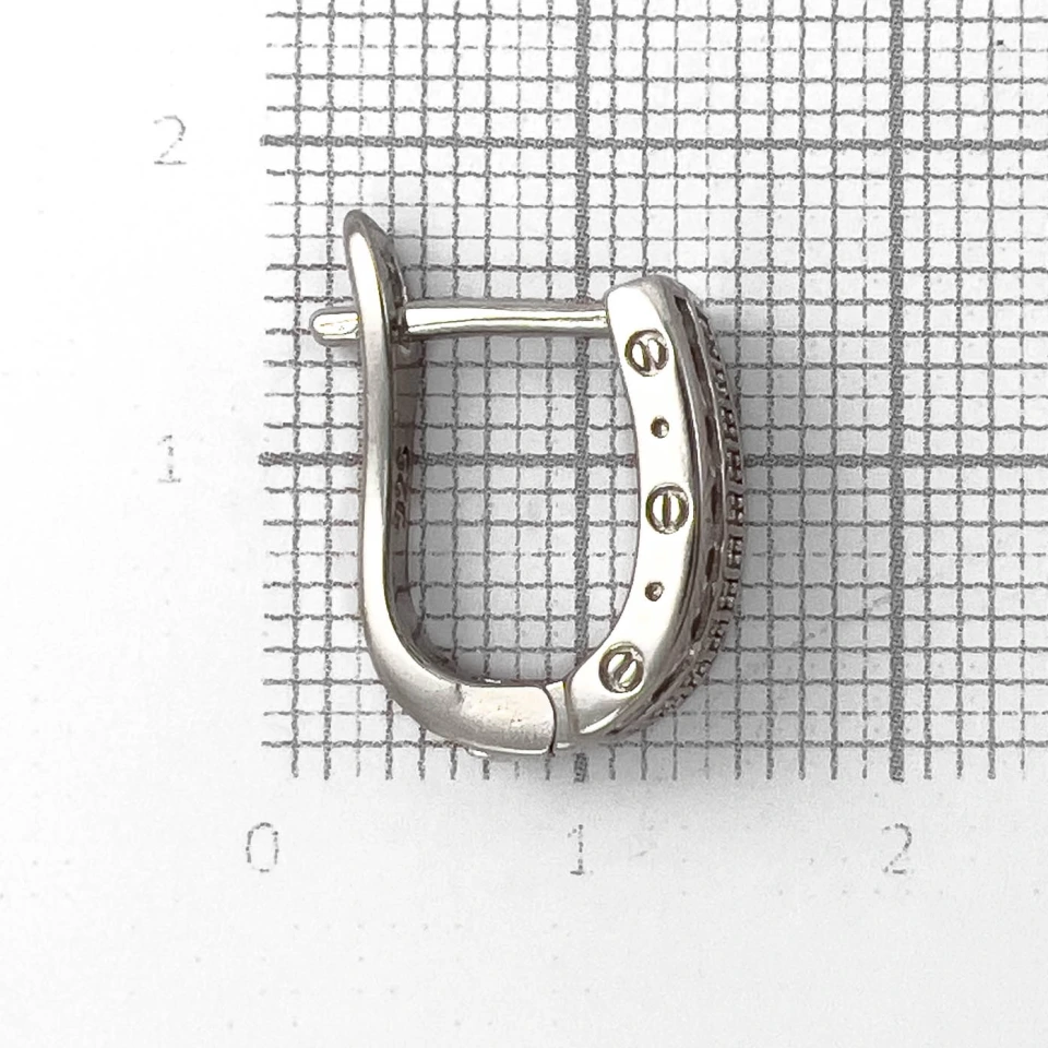 Серьги из серебра с цирконом