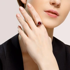 Кольцо из серебра с корундом и фианитами