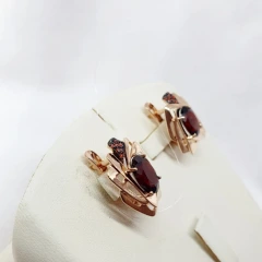 Серьги из красного золота с гранатами и фианитами