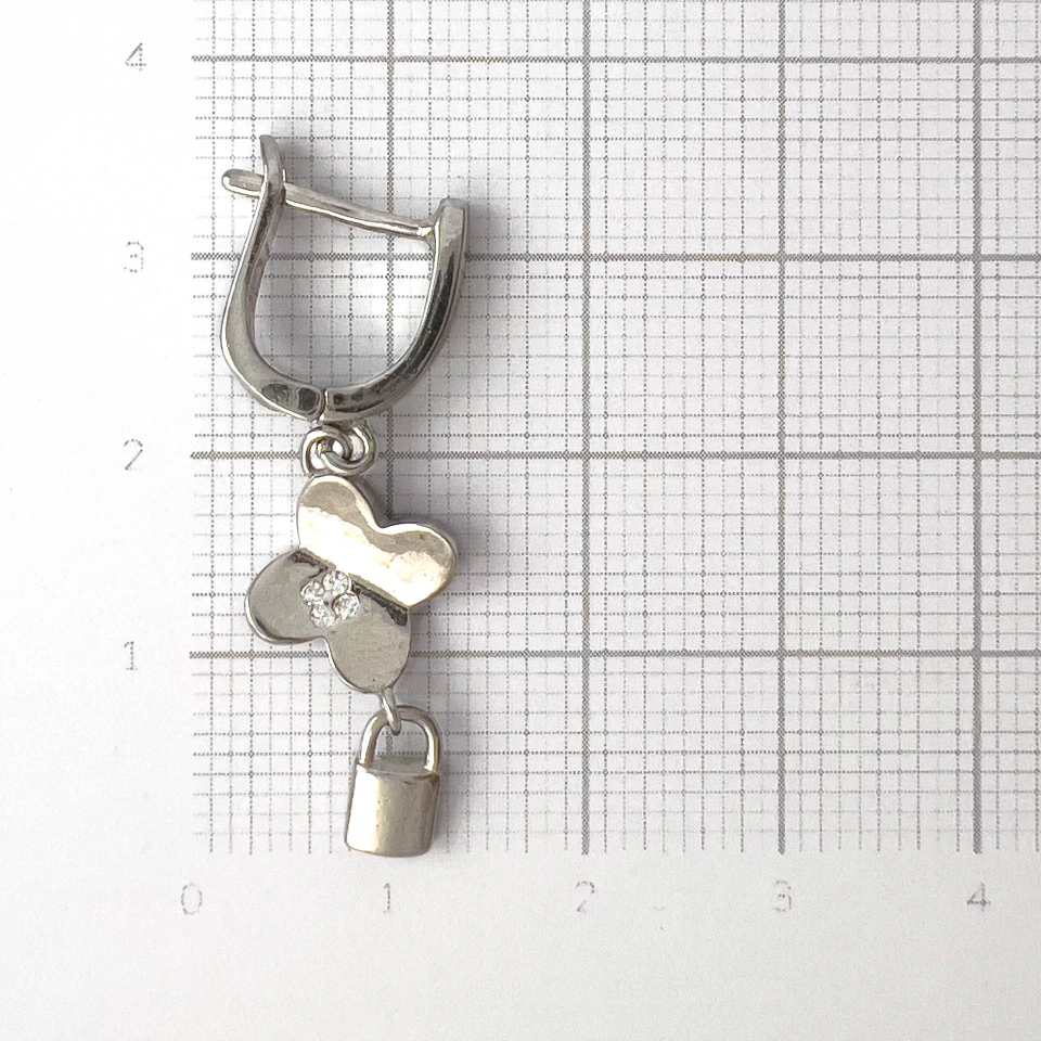 Серьги из серебра с фианитами