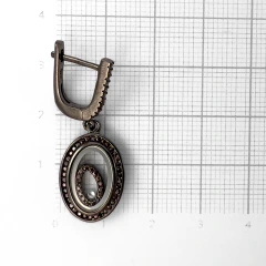 Серьги из серебра с цирконами и стеклом