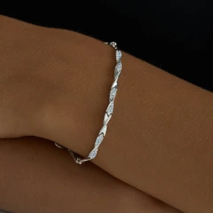 Браслет из серебра с фианитами